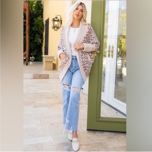 Sweet Lovely by Jen Leopard
Pattern Sweater Cardigan M/L - Picture 3 of 7